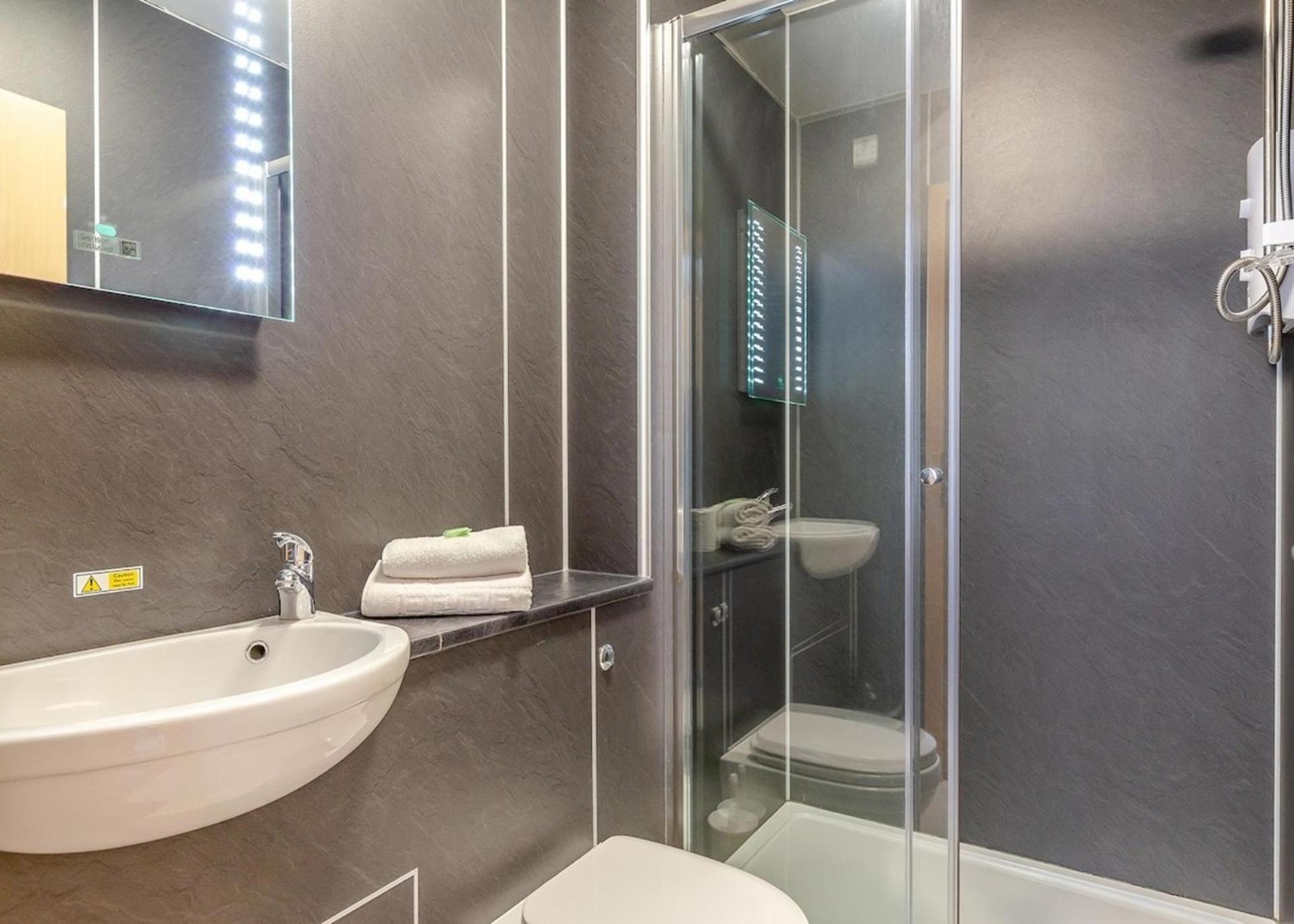 Lovely Ilfracombe Apartment 2 Bedrooms Num 3 מראה חיצוני תמונה